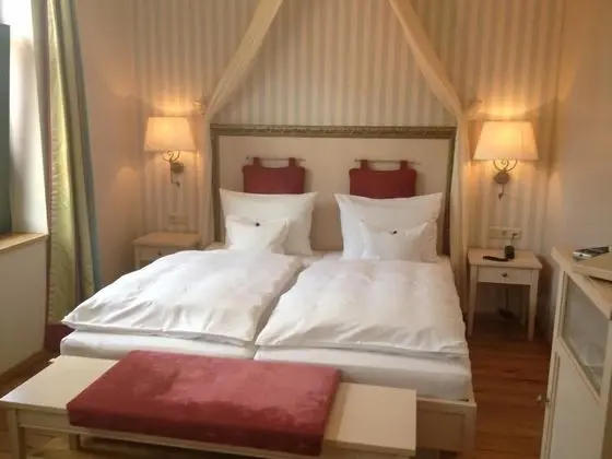 Comfort Tek Büyük Yataklı Oda