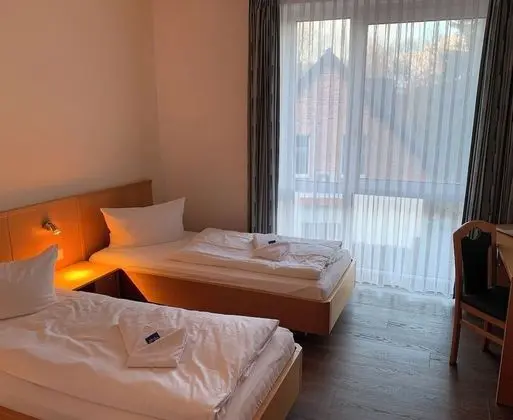 Büyük Yataklı Tek Kişilik Oda