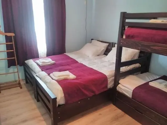 Dört Kişilik Oda, Bahçe Manzaralı
