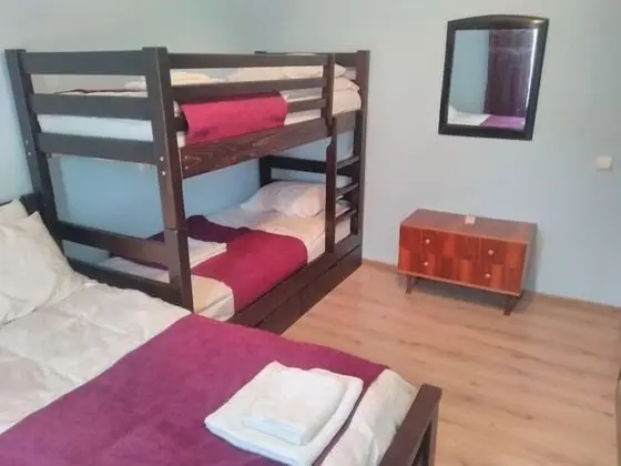 Dört Kişilik Oda, Bahçe Manzaralı