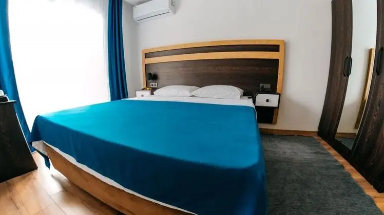 Bağlantılı Oda, Havuz Manzaralı, Balkonlu