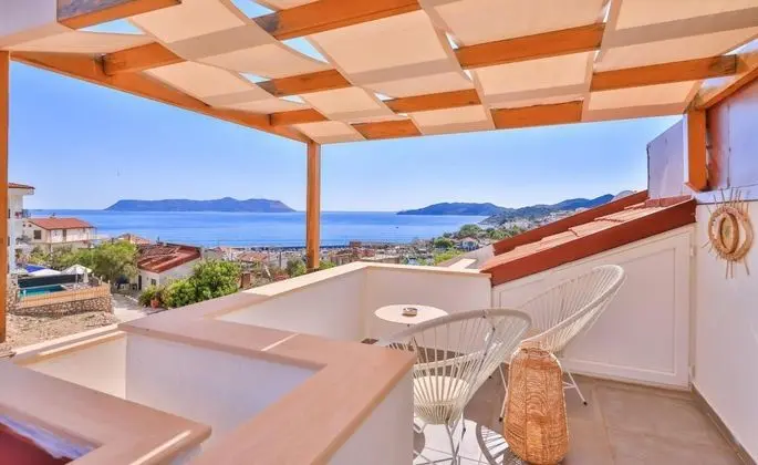 Çatı Katı Oda, Deniz Manzaralı, Balkonlu
