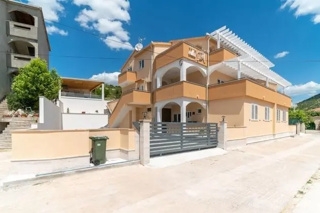 Apart Daire (Lux 2 - heated pool - A3(4+2))