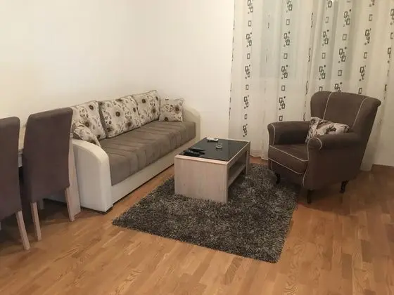 Apart Daire (Cetinjski put bb, lanela 5/19)