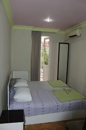 Standard Tek Büyük veya İki Ayrı Yataklı Oda, Sigara İçilmez
