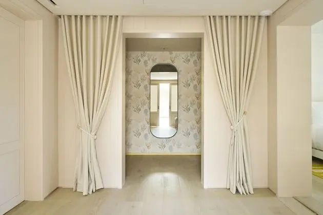 THE GRAND LUX* SUITE, (240 sqm)