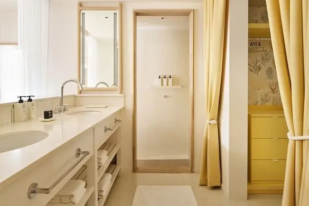 LUX* SUITE