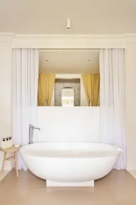 LUX* SUITE