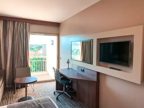 Tek Büyük Yataklı Oda, 1 Çift Kişilik Yatak, Balkon, Bahçe Manzaralı