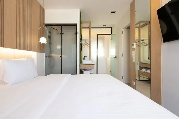 1-Bedroom Maisonette Suite with Jacuzzi