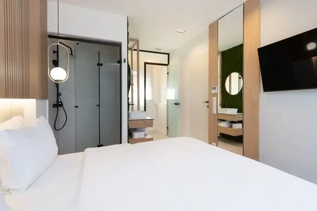 1-Bedroom Maisonette Suite with Jacuzzi