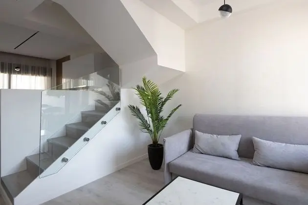 1-Bedroom Maisonette Suite with Jacuzzi