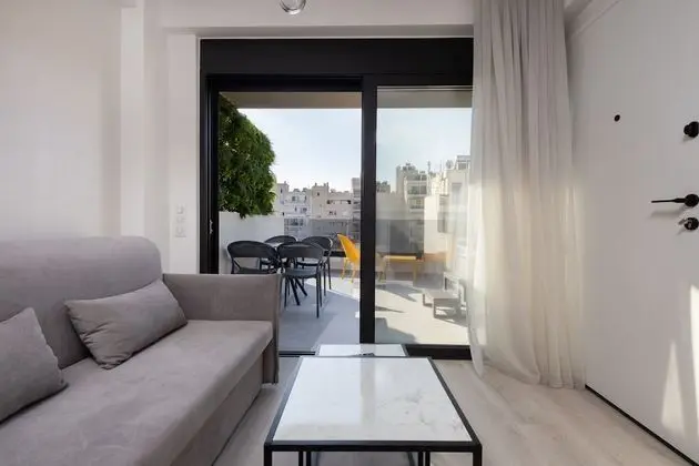 1-Bedroom Maisonette Suite with Jacuzzi