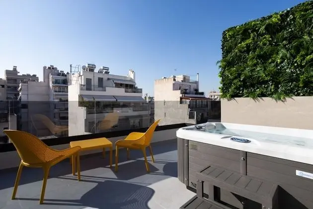 1-Bedroom Maisonette Suite with Jacuzzi