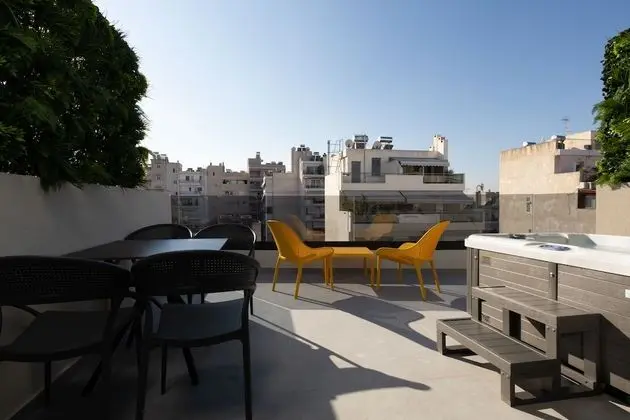 1-Bedroom Maisonette Suite with Jacuzzi
