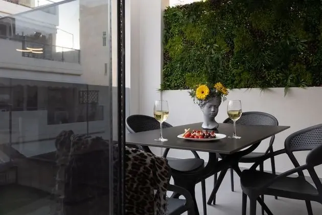 1-Bedroom Suite