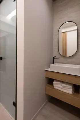 1-Bedroom Suite