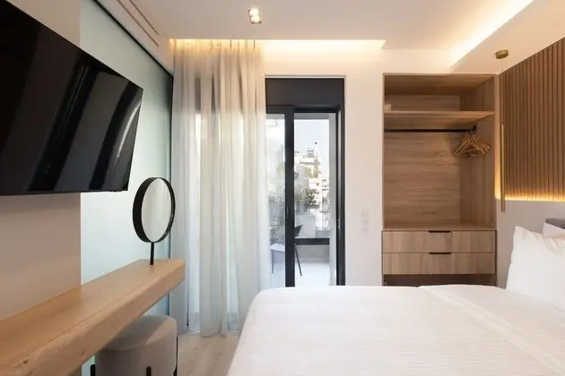 1-Bedroom Suite with Jacuzzi
