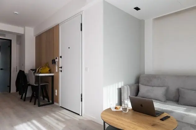 1-Bedroom Suite with Jacuzzi