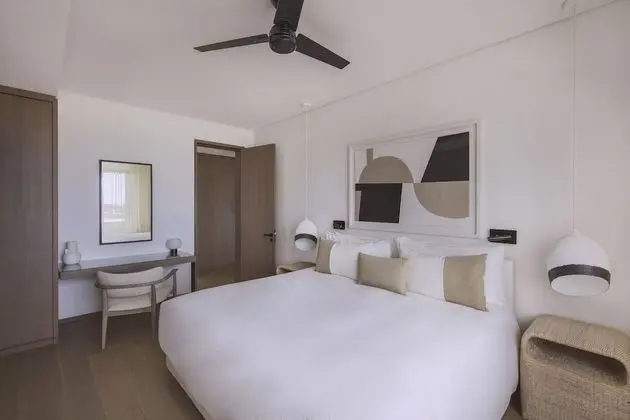 LUX* Pool Penthouse