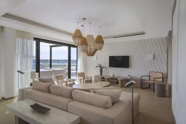 LUX* Pool Penthouse