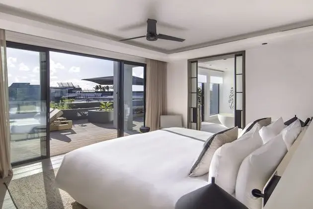 LUX* Pool Penthouse