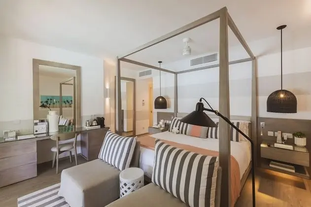 DELUXE ROOM (51 sqm)
