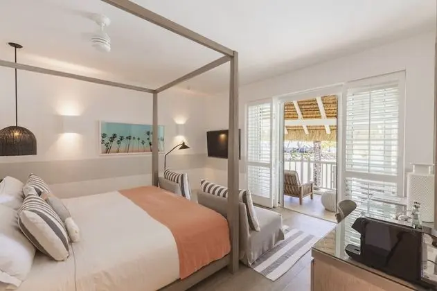 DELUXE ROOM (51 sqm)