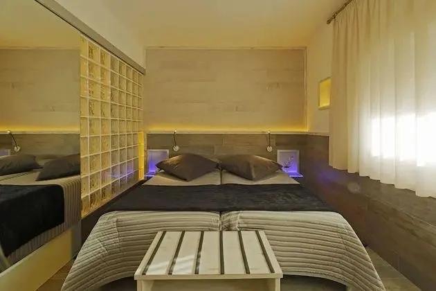Tek Büyük Yataklı Oda, Balkon (Includes Rental Car)