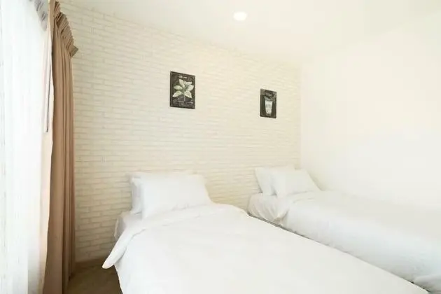 Apartment with Twin Bed
