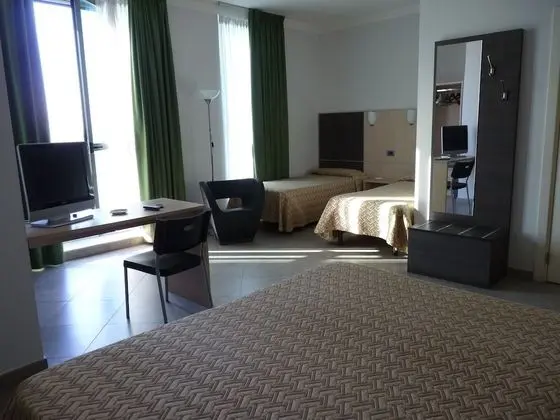 Standard Tek Büyük Yataklı Oda