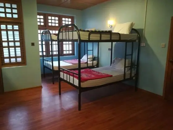 Ortak Ranzalı Oda (1 Bed in 10-Bed Dorm)