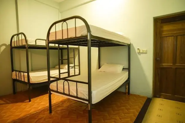 Ortak Ranzalı Oda, Karma Ranzalı Oda (1 Bed in 6-Bed Mixed Dorm)