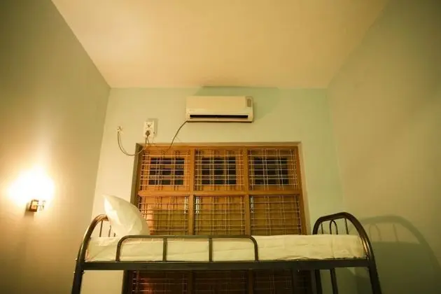 Ortak Ranzalı Oda, Karma Ranzalı Oda (1 Bed in 6-Bed Mixed Dorm)