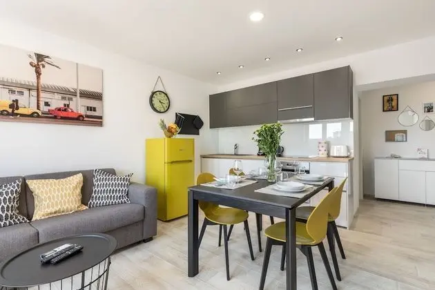 Luxury Apart Daire, Şehir Manzaralı