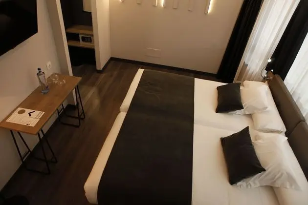 Tek Büyük Yataklı Oda