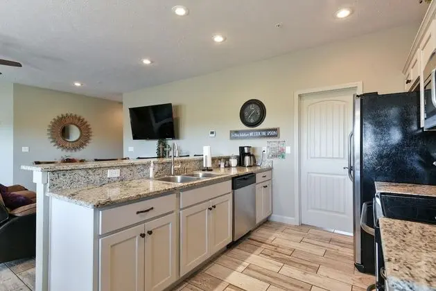 Daire (The LUX @ Stonebridge - Close to SDC )