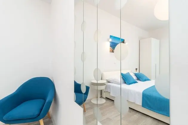 Deluxe Tek Büyük Yataklı Oda (Ground Floor)