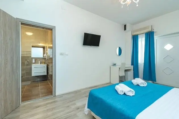 Deluxe Tek Büyük Yataklı Oda (Ground Floor)