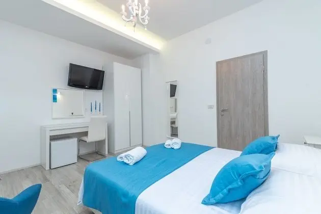 Deluxe Tek Büyük Yataklı Oda (Ground Floor)