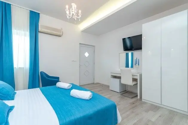 Deluxe Tek Büyük Yataklı Oda (Ground Floor)