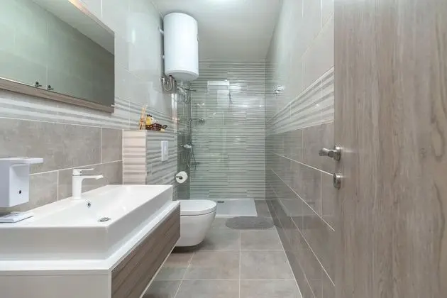 Deluxe Tek Büyük Yataklı Oda (Ground Floor)