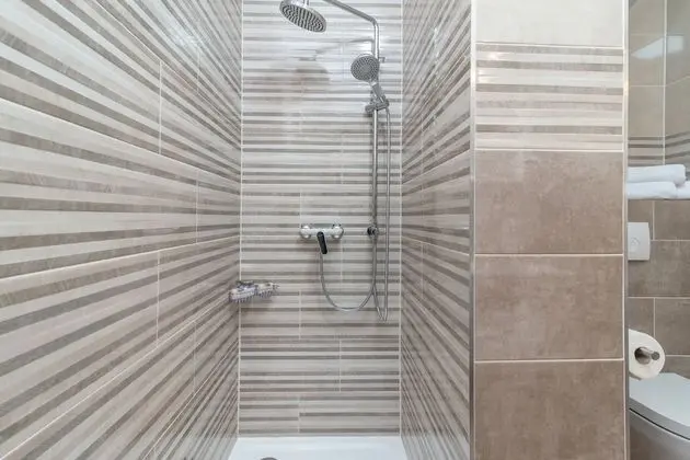 Deluxe Tek Büyük Yataklı Oda (Ground Floor)