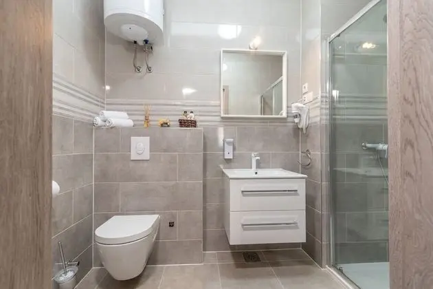 Deluxe Tek Büyük Yataklı Oda (Ground Floor)