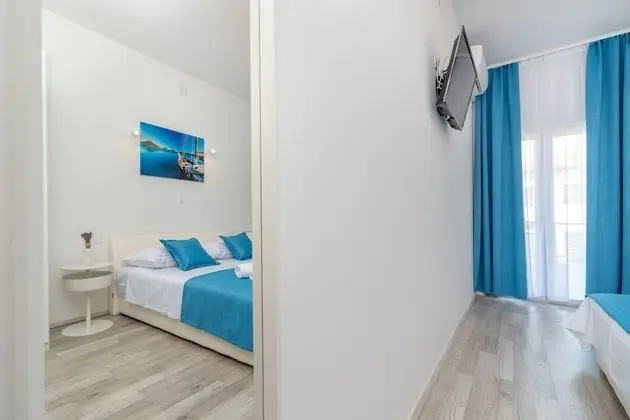 Deluxe Tek Büyük Yataklı Oda (Rooms 3, 6, 7, First Floor)