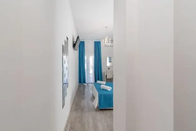 Deluxe Tek Büyük Yataklı Oda (Rooms 3, 6, 7, First Floor)