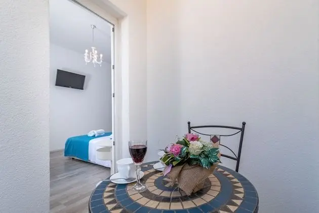 Deluxe Tek Büyük Yataklı Oda (Rooms 3, 6, 7, First Floor)