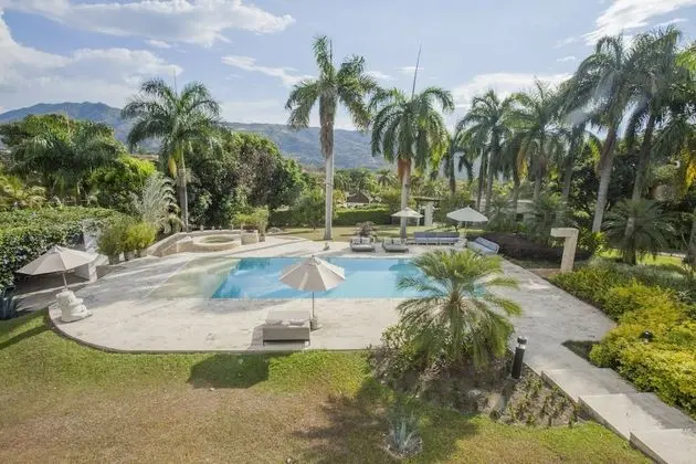 Deluxe Villa