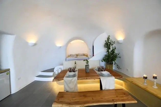 Villa (Efis Home 1)