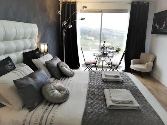 Deluxe Süit, Üzüm Asması Manzaralı